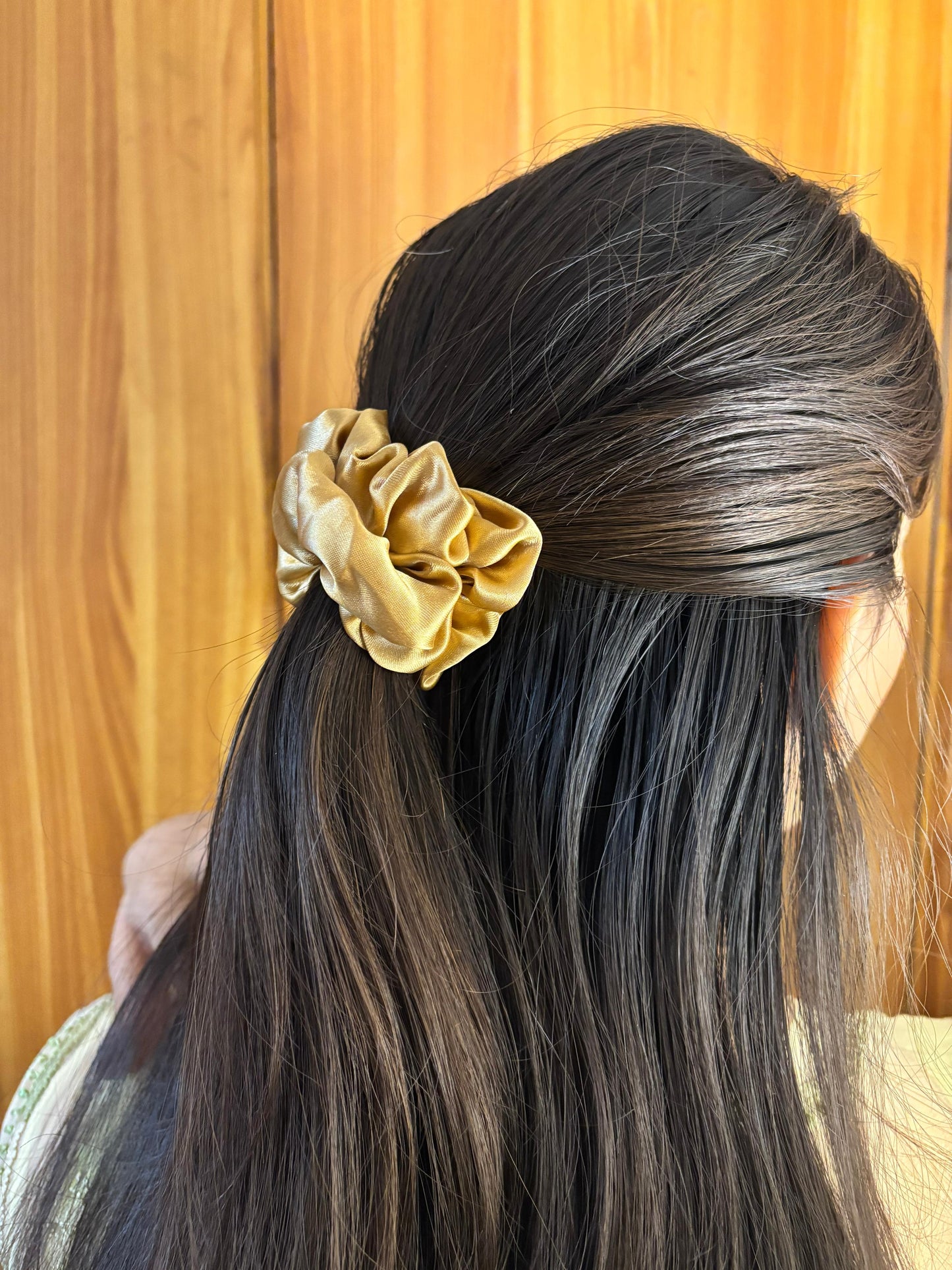 20-Piece Luxury Gift Hamper – “A Perfect Surprise for Her"